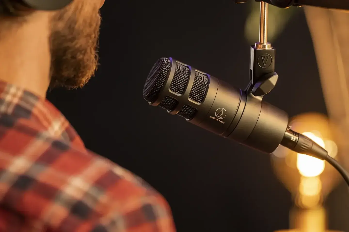 マイク選びの基礎知識 ～ダイナミックマイクとコンデンサーマイクの違いと指向性