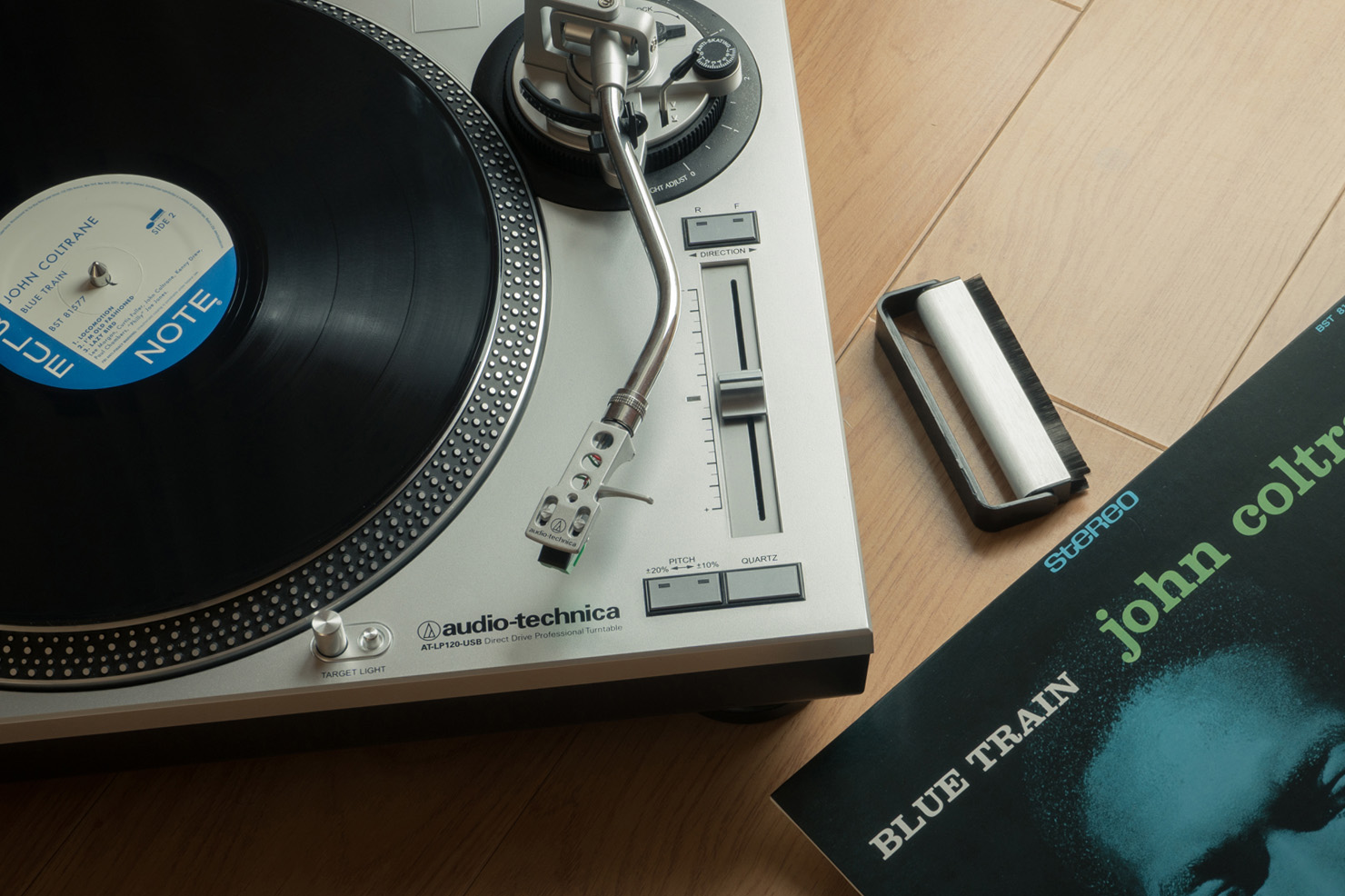 雰囲気満点だけど 過ぎたるは及ばざるがごとし レコードのノイズ その原因と除去する方法を解説 Always Listening By Audio Technica オーディオテクニカ