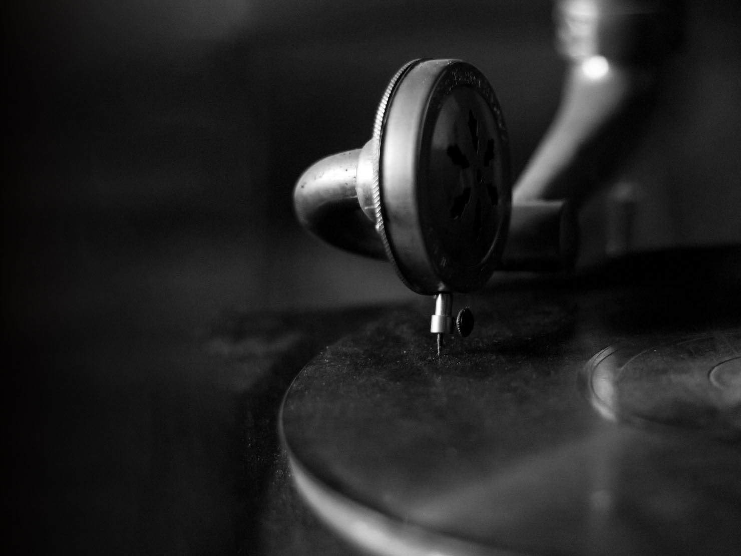 レコードの音を自分の好みに近づけるには？〜オーディオライターのレコード講座〜