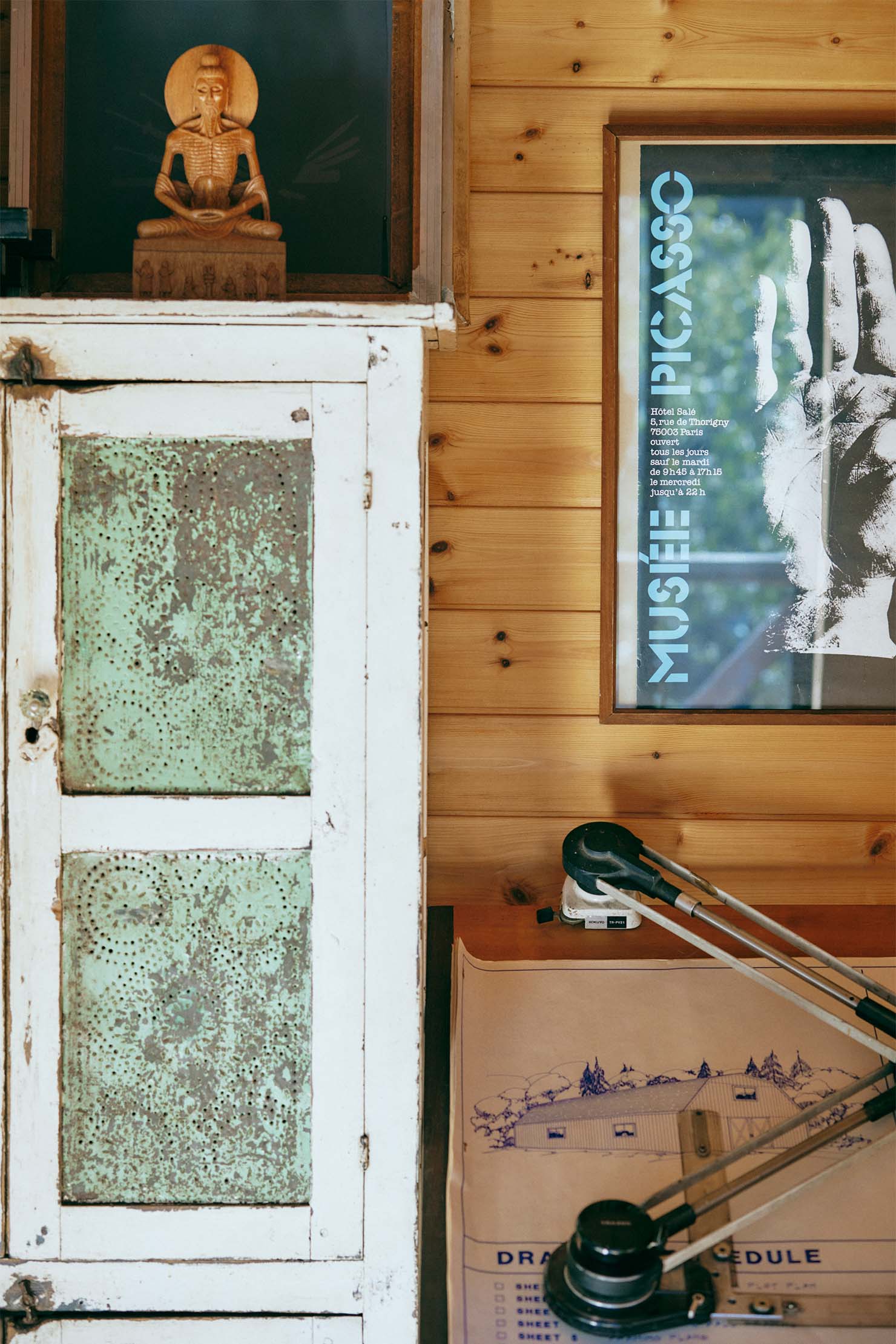 アメリカ中西部のアーミッシュというエリアの100年以上前の戸棚