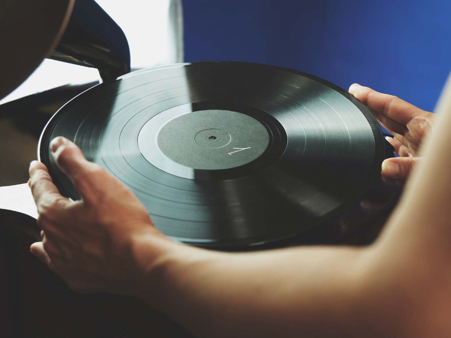 レコードプレーヤー初心者にもできる、音質向上の工夫〜オーディオライターのレコード講座〜