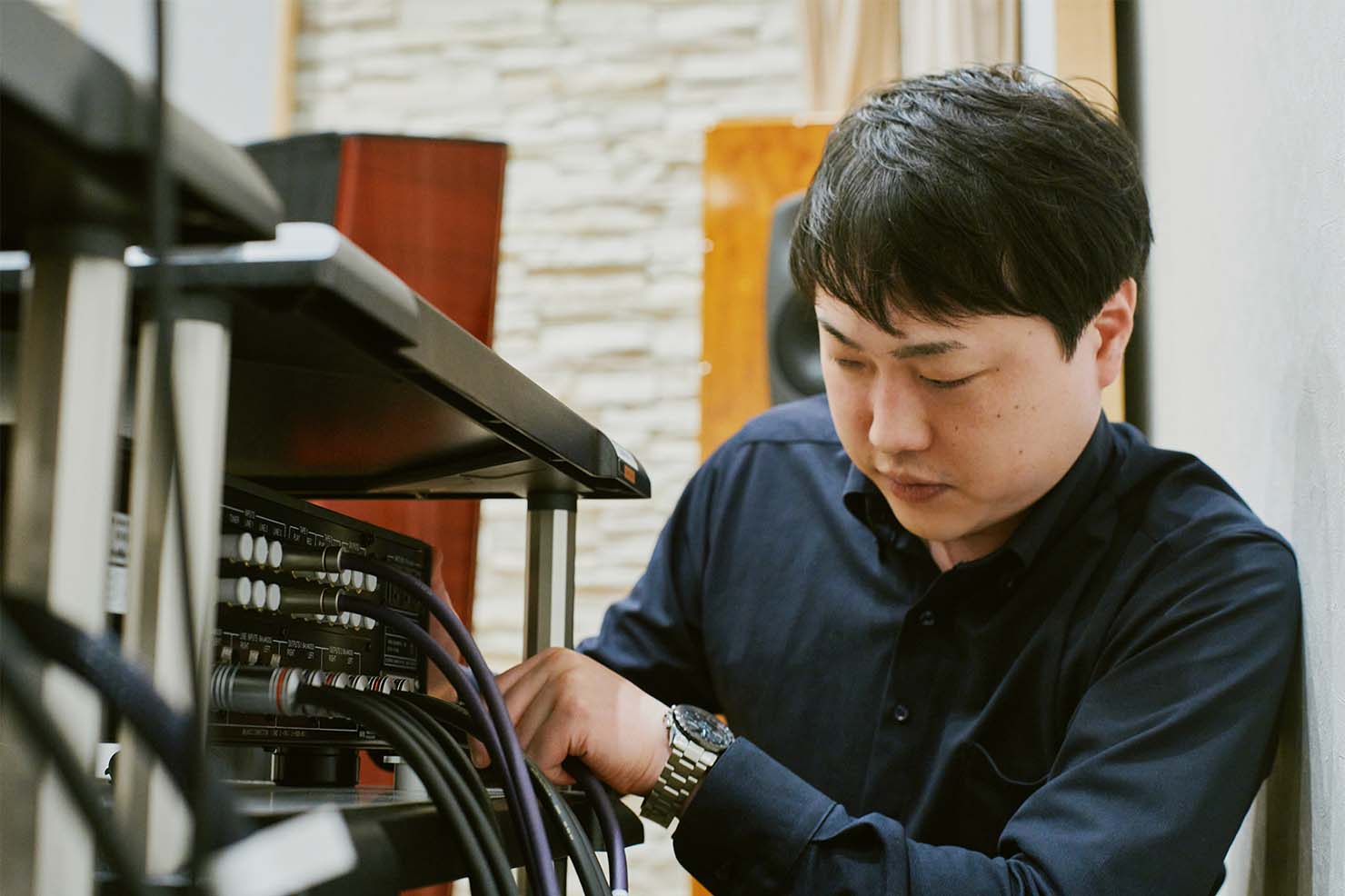 「オーディオケーブルの自作は入社前からやっていた」アナログ製品を紡ぐオーディオテクニカのエンジニアたち #02 由良さん