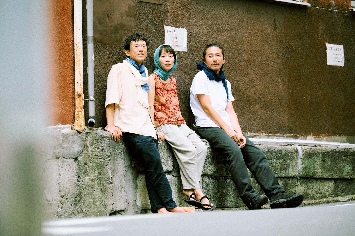 あだち麗三郎、高橋佳輝、髙野なつみが語る汎アンビエント論——既存の概念を問い返す新たなアンビエント音楽グループ「Vasola Punte」とは何者か？