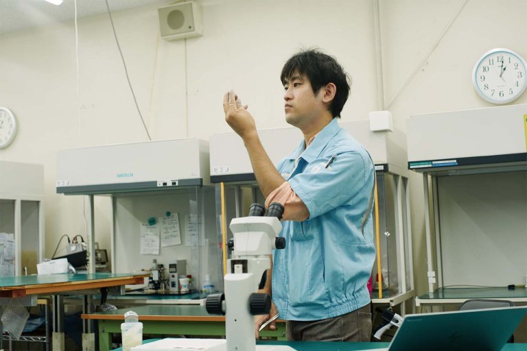 演劇部でのPA経験から音響機器への関心が増し、現在へアナログ製品を紡ぐオーディオテクニカのエンジニアたち #04 髙橋さん