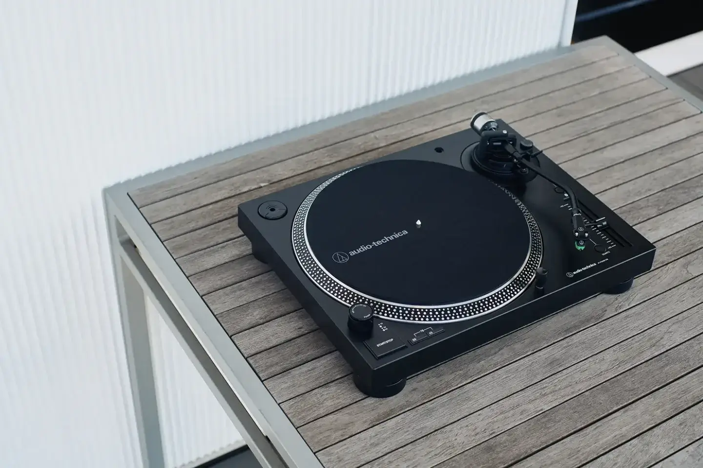 DJスタイルが映える、世界中で人気のレコードプレーヤー『AT-LP120XBT-USB』