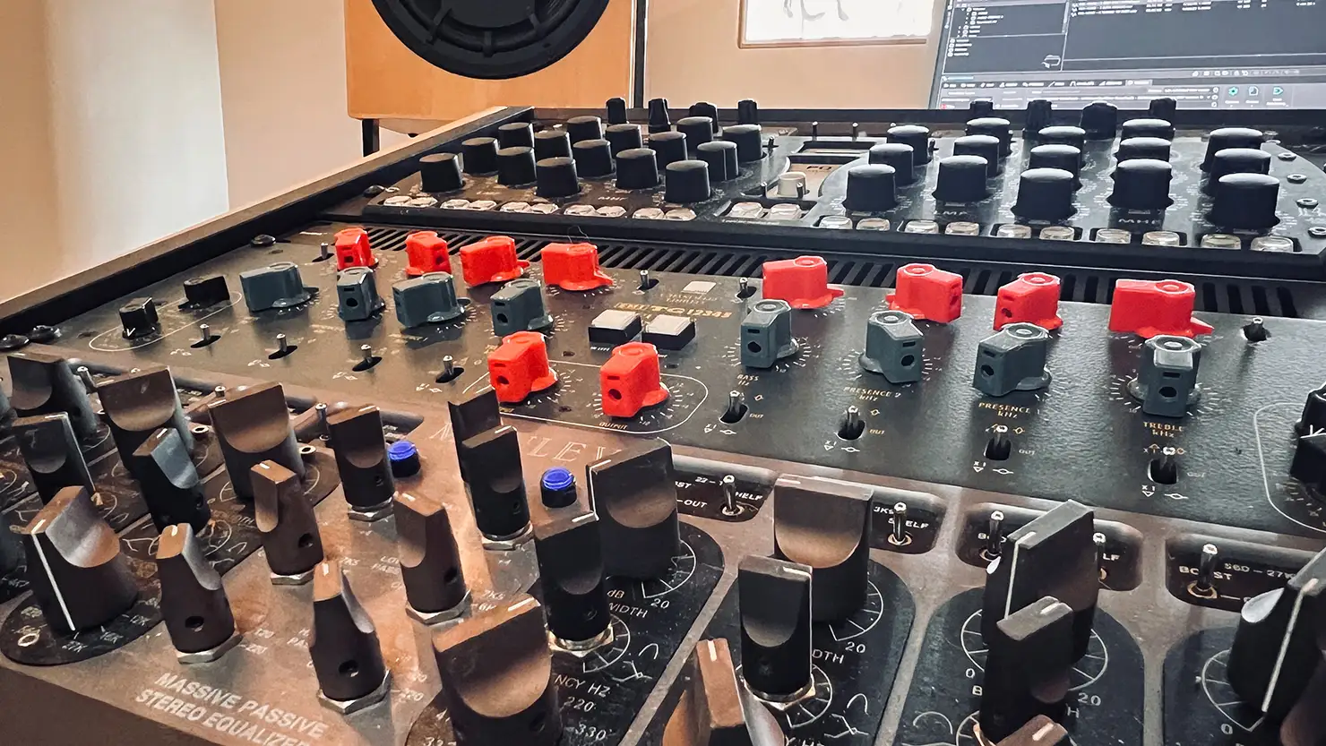 ManleyのMassive Passive EQ(Photo by Taylor Deupree)