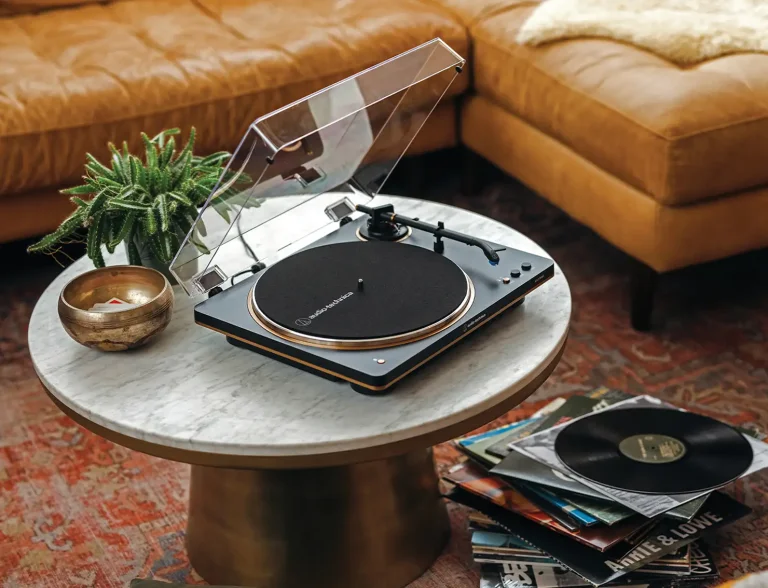 レコードプレーヤーによって音が違うのはなぜ？ 構造と音質の関係を解説