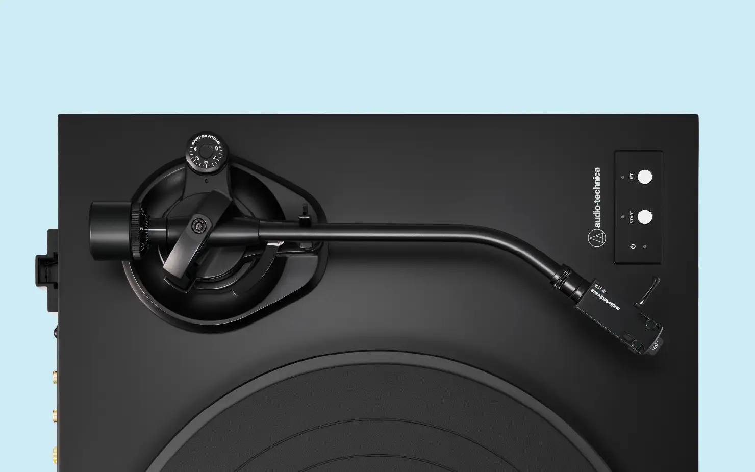 AT-LP8Xはユニバーサル型のトーンアームが装着されていますから、カートリッジを交換して全然違うキャラクターの音を楽しむこともできます