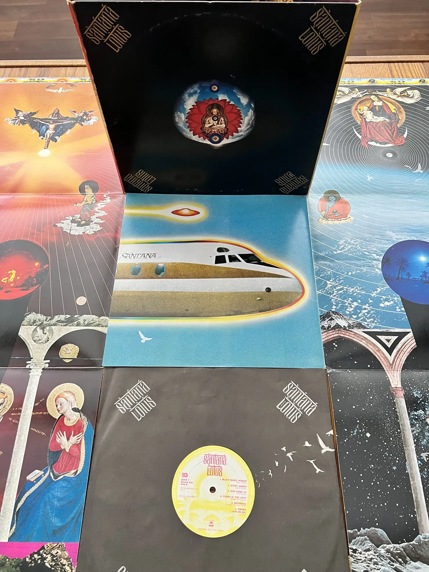 22面展開したジャケットの一部