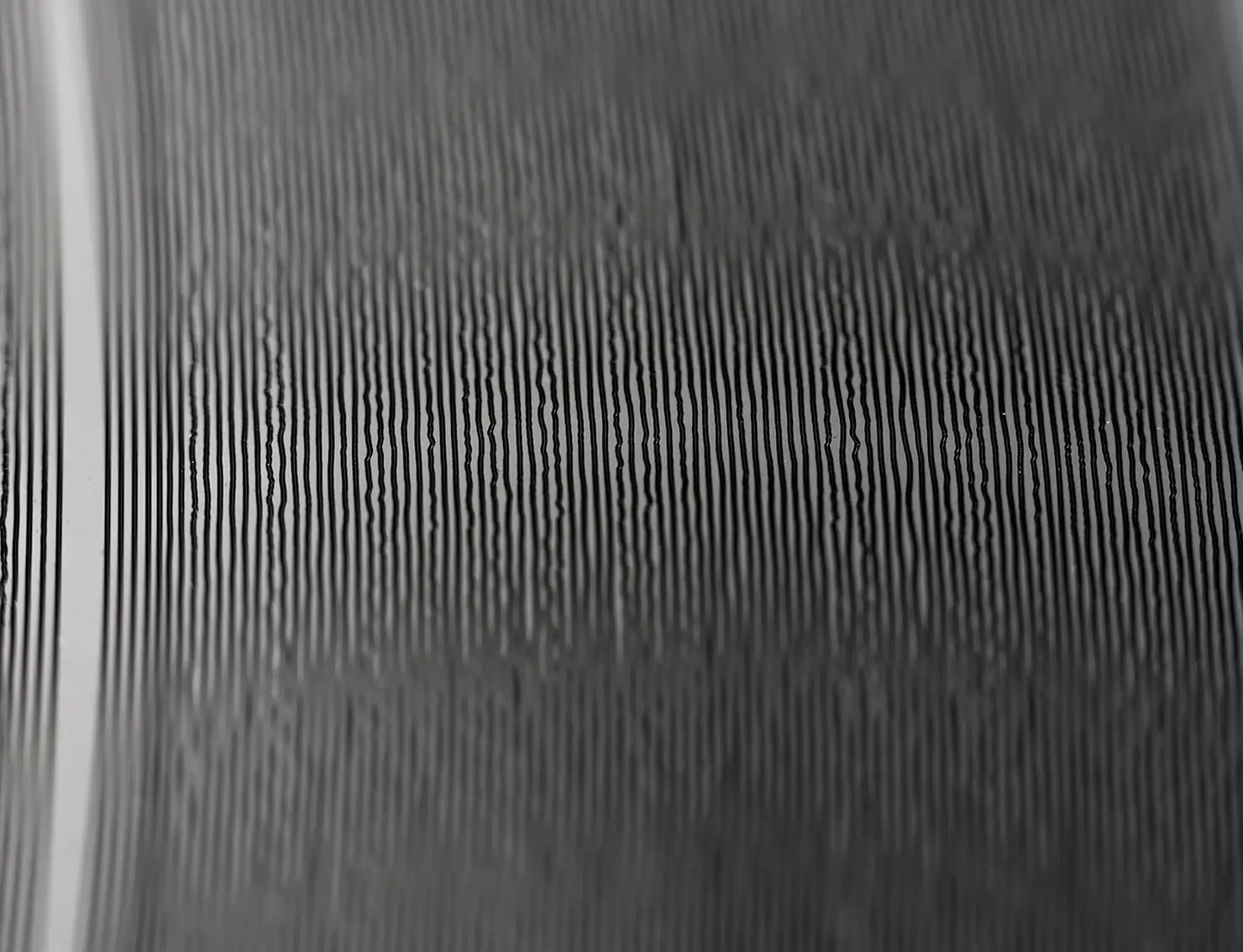 残念ながらレコードやデジタル音源には、必ずしも理想的な音楽信号が収められているわけではありません