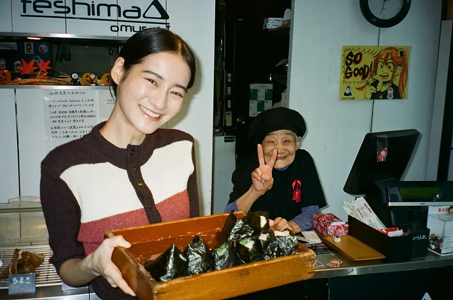 Analog Marketは小竹さんとOmusubi Teshimaの出店だけではなく、アナログレコードや伝統工芸の販売も。まさに食と音楽、人とモノが交差してつながる場所を目指している