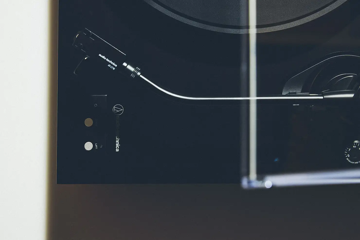 あなたの音楽生活に静かに寄り添ってくれるレコードプレーヤー