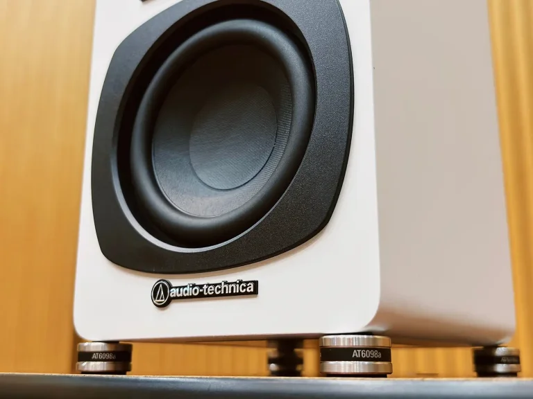 スピーカーの実力を引き出すインシュレーター活用術【前編】〜ハイブリッド型3種を聴き比べ