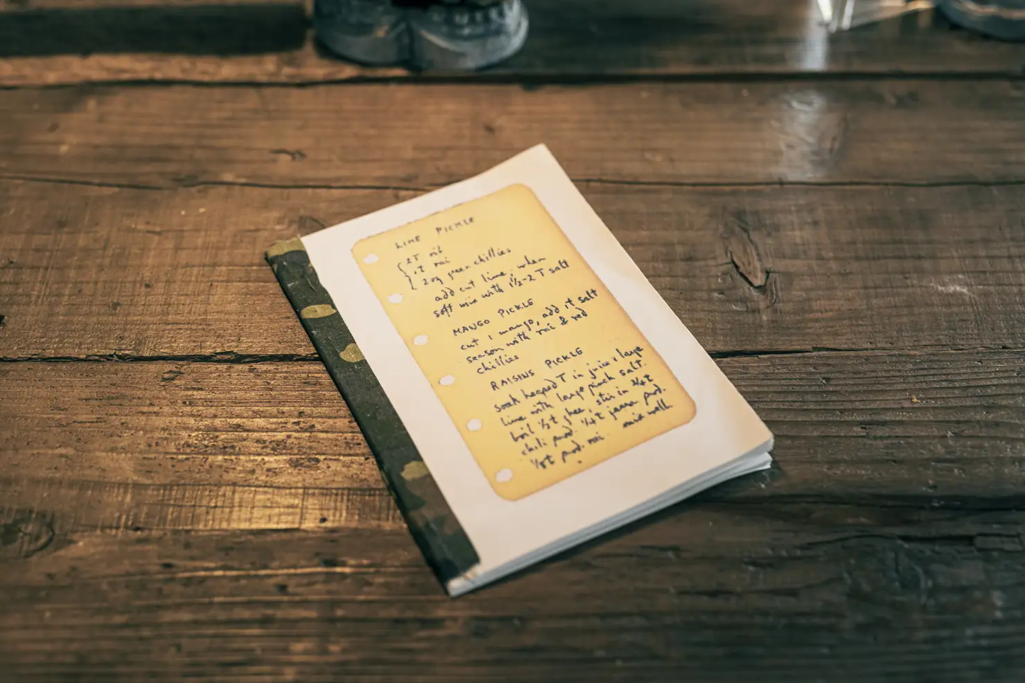 和泉がスクラップしたデヴィッド・チュードアの手書きのスパイスメモ