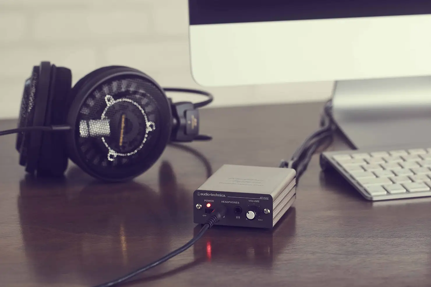 自宅で高音質で聴きたいときに。ヘッドホンアンプがおすすめ