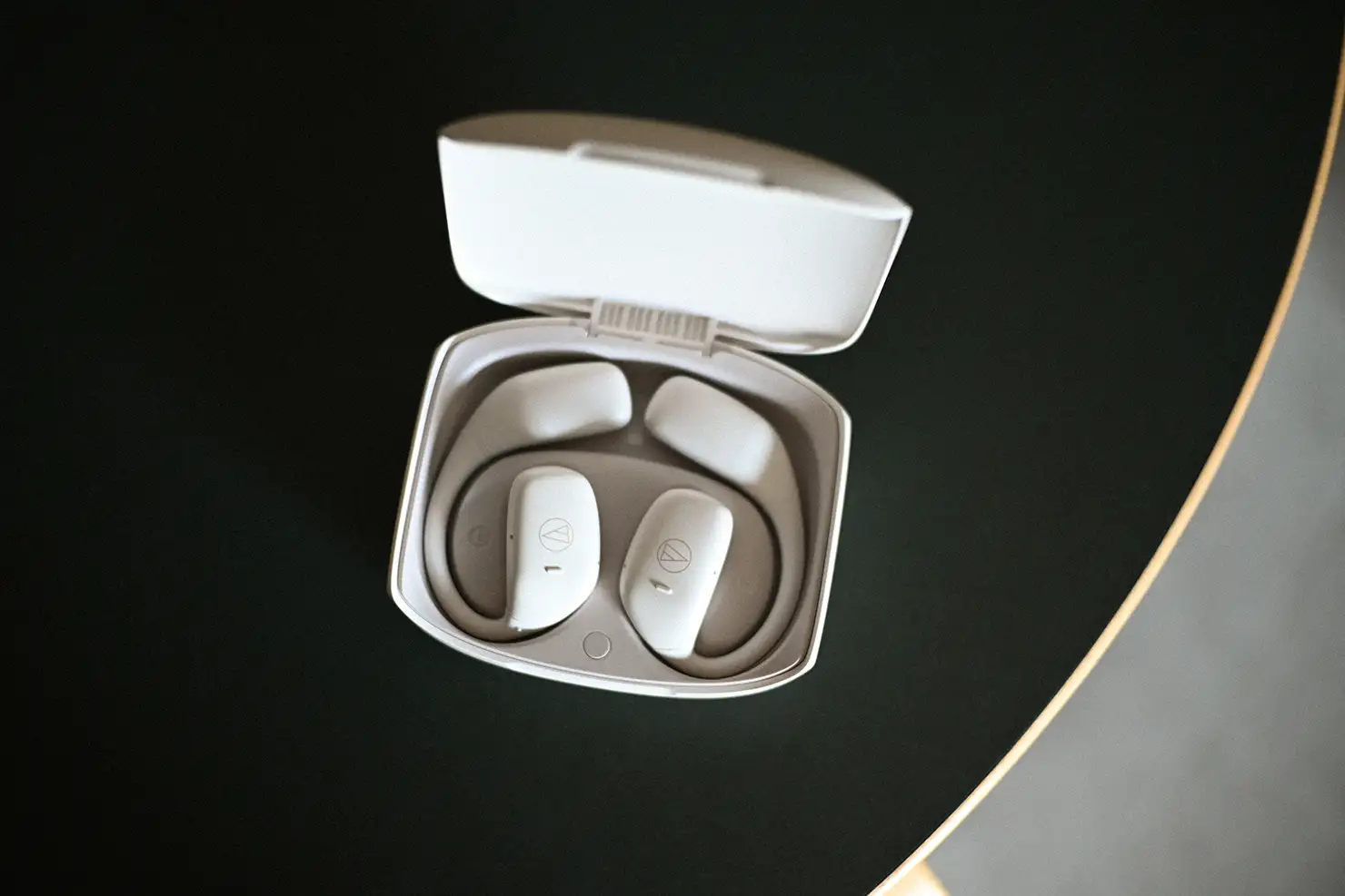 オープンイヤーの魅力は「開放感」と「安心感」