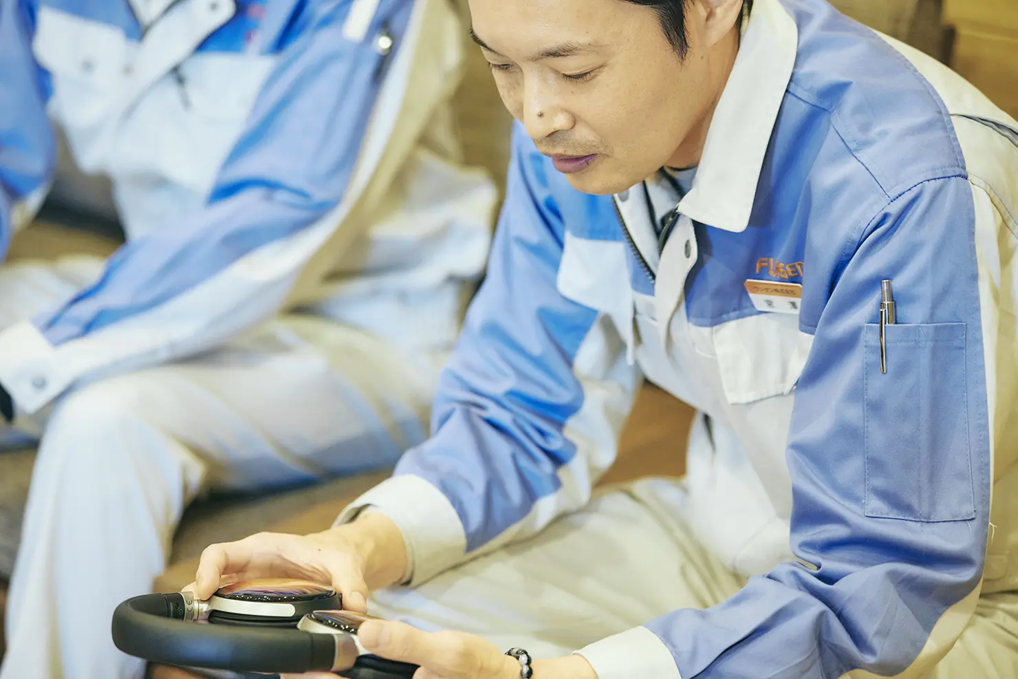 塗装を担当した宮澤樹聖氏。