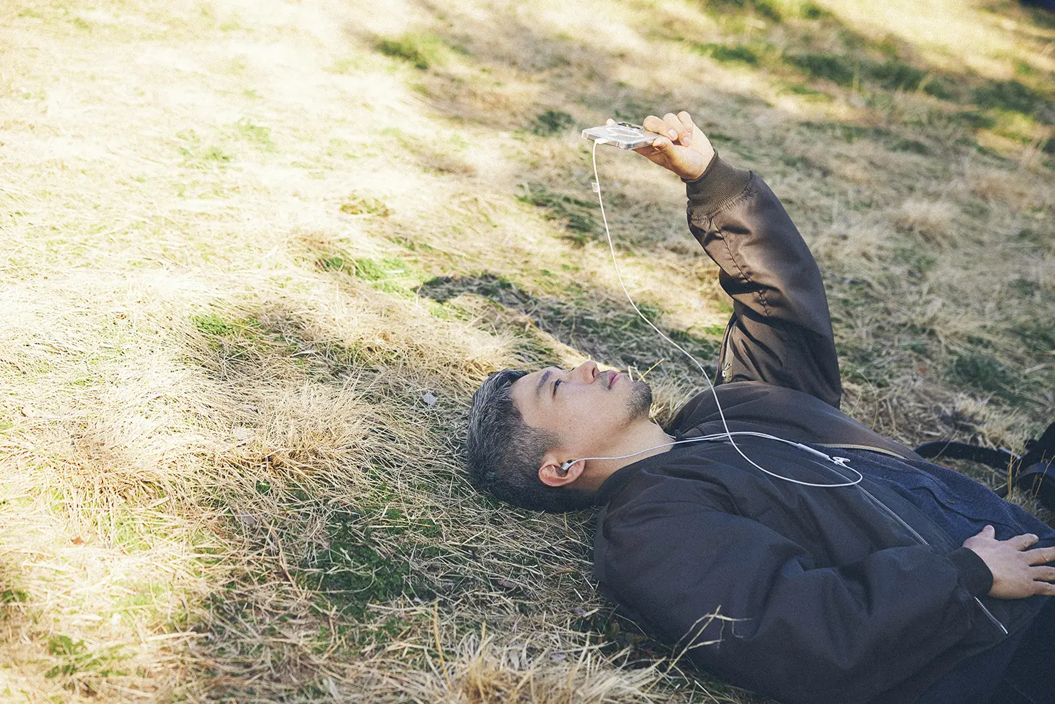 充電要らずで、途切れない。だからこそ強い「有線イヤホン」の魅力