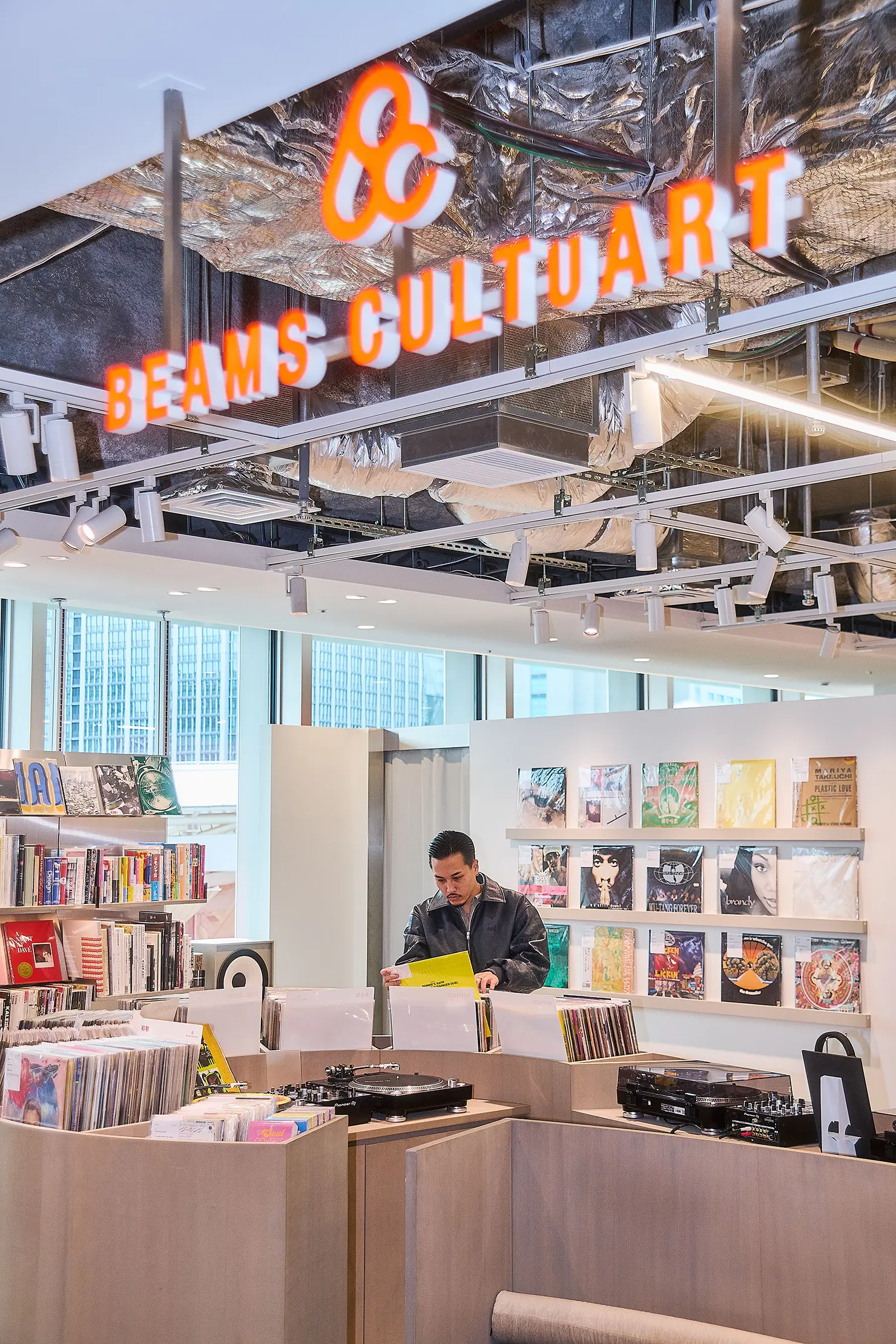 音を視る、ムードを纏う。ビームス カルチャート 高輪が提案する、自由で開かれたレコード体験