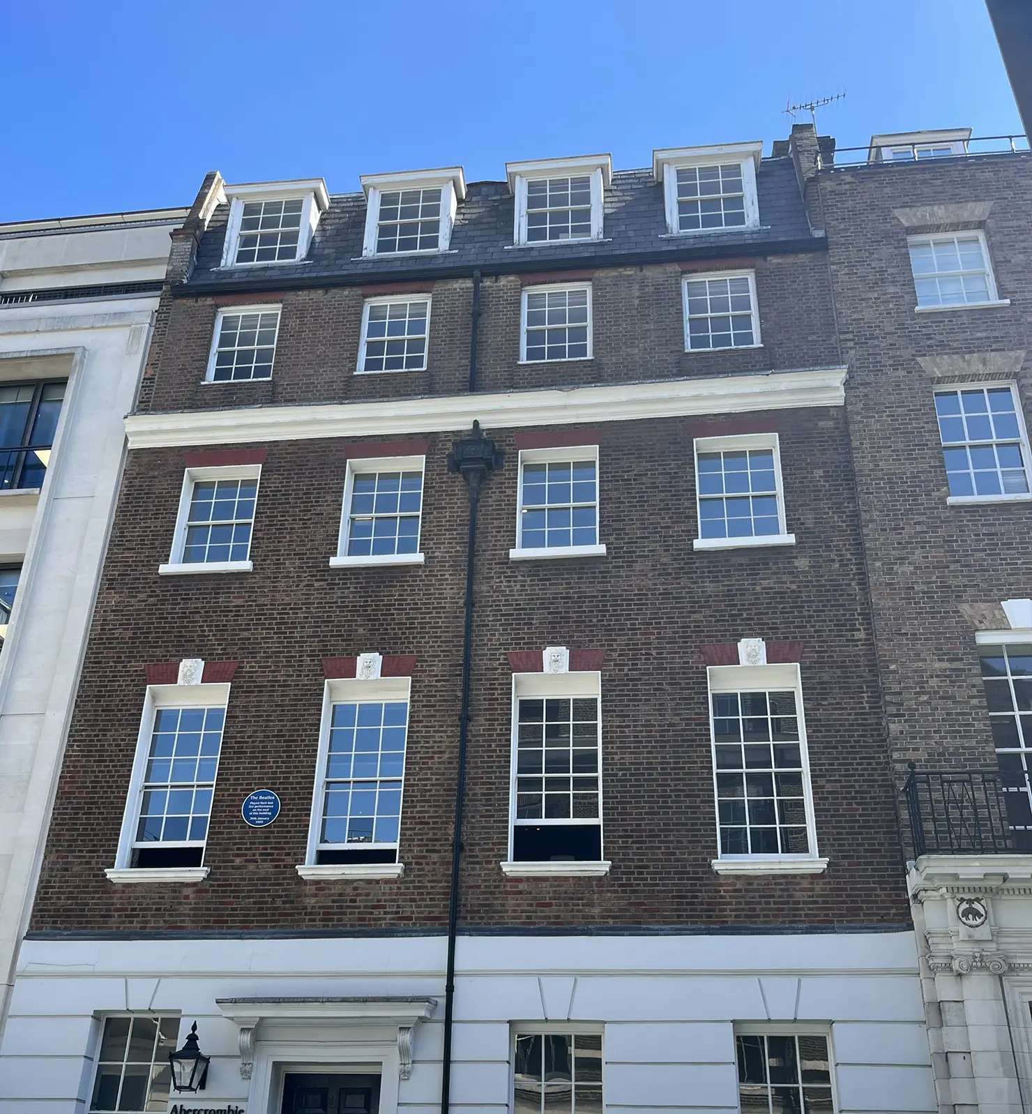 ゲット・バック・セッション後半が行われた旧アップル本社ビル