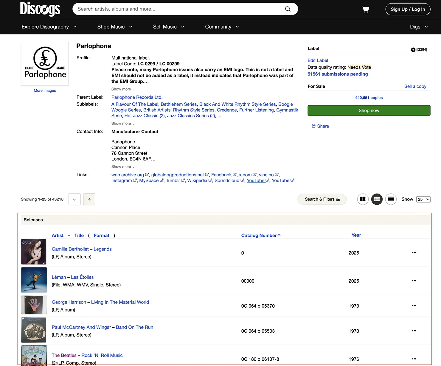 比較として、米ワーナー・ミュージックグループ傘下のレーベル、Parlophoneのページをみてみる。多くのアーティストがずらーっとでてくる。