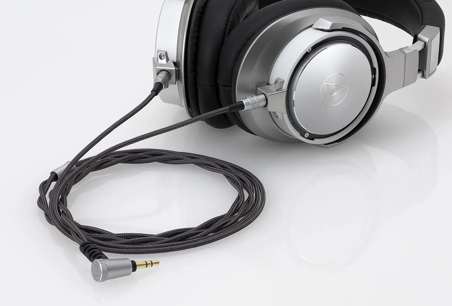 ヘッドホン／イヤホンのリケーブル入門〜端子の違いと接続方式、押さえておきたいポイント