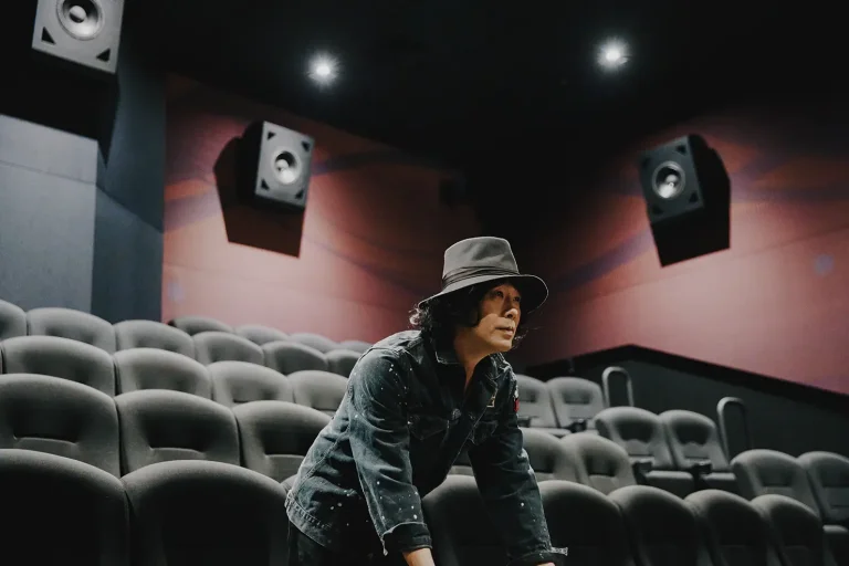 映画館の席、”いい音”で観たい人へのおすすめとは？LOVE PSYCHEDELICO・NAOKIが明かす、TOHOシネマズ「プレミアムシアター」の音響設計