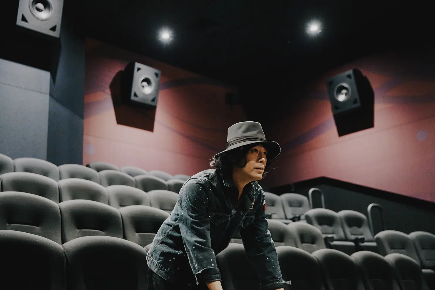 映画館の席、”いい音”で観たい人へのおすすめとは？LOVE PSYCHEDELICO・NAOKIが明かす、TOHOシネマズ「プレミアムシアター」の音響設計