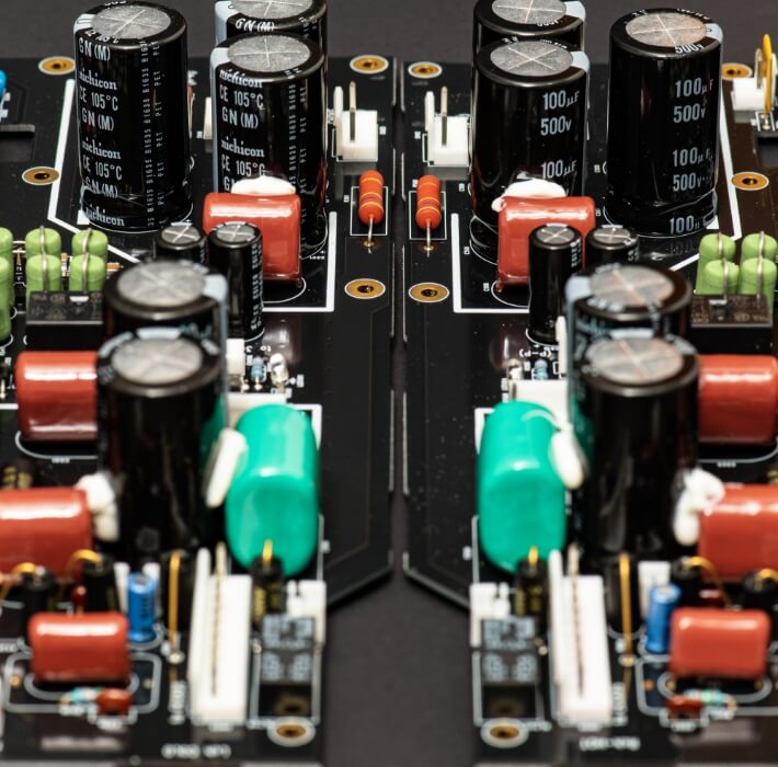  Independent Signal Circuit and Power Supply for L/R Channels