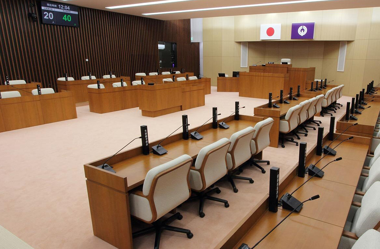 清瀬市議会議場・委員会室