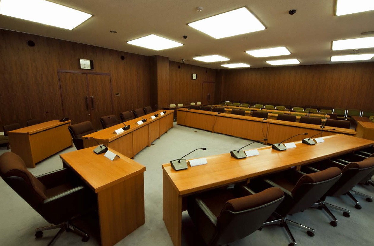 鳥取県議会議場・委員会室
