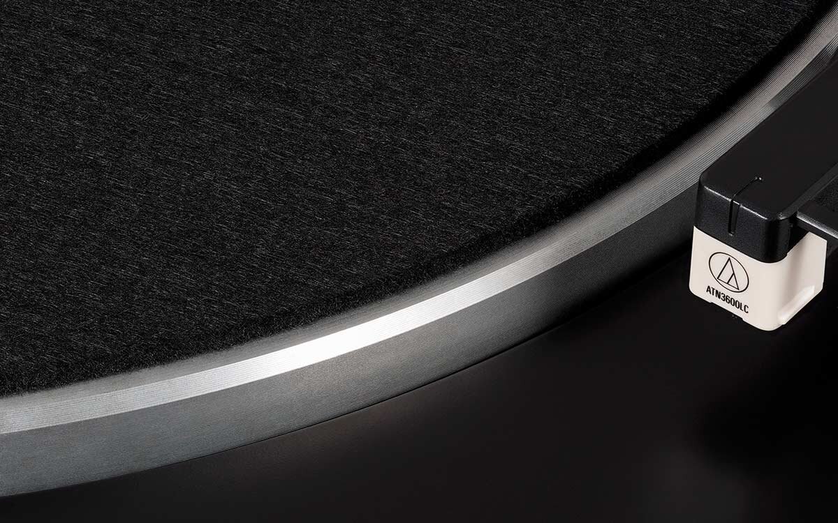 AT-LP60X：プラッターにアルミニウム合金ダイキャストを採用