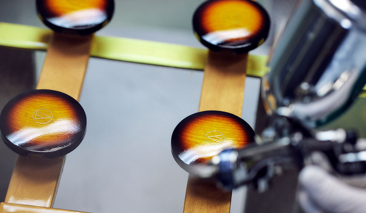 ATH-WP900SE：3トーンサンバースト塗装