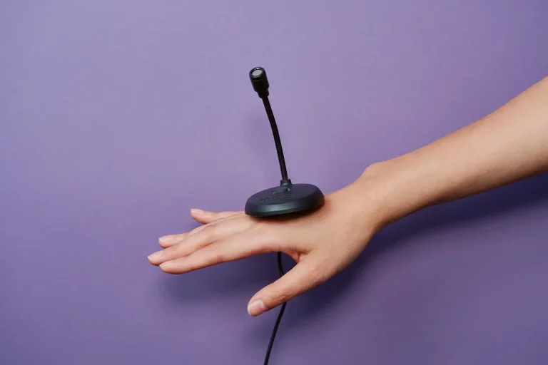 クリアな声で快適なWeb会議を。コンパクトな高音質マイク『ATR4800-USB』