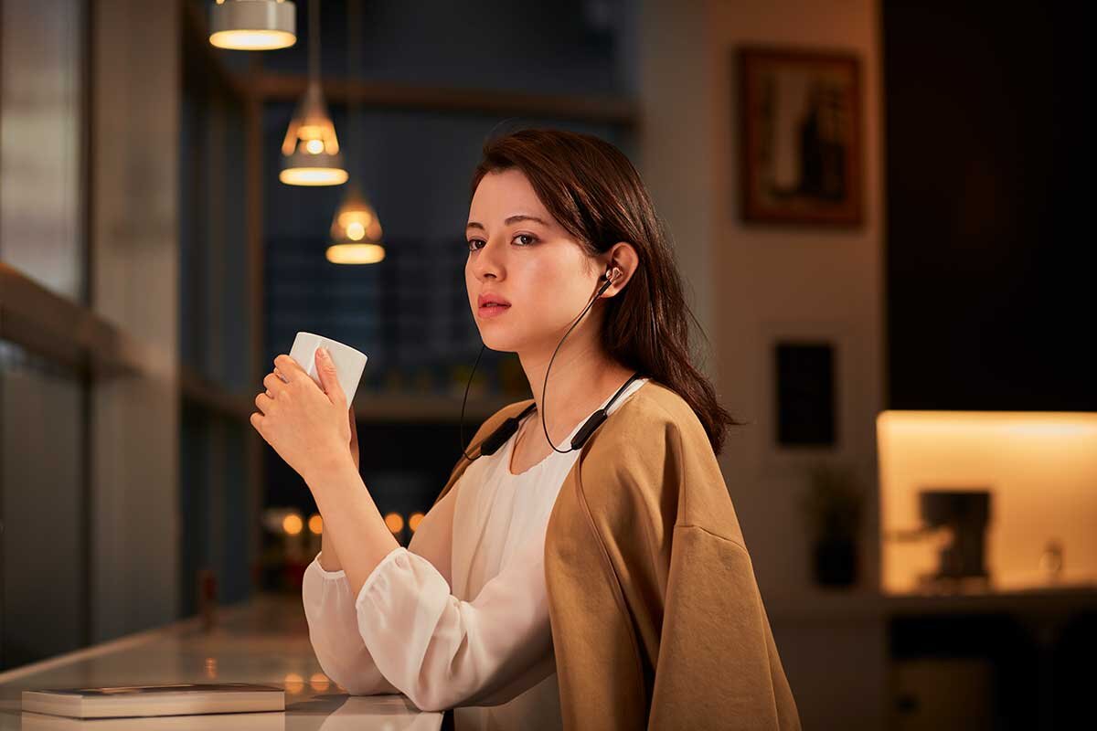 ATH-CKS660XBT:最大約20時間の連続再生イメージ